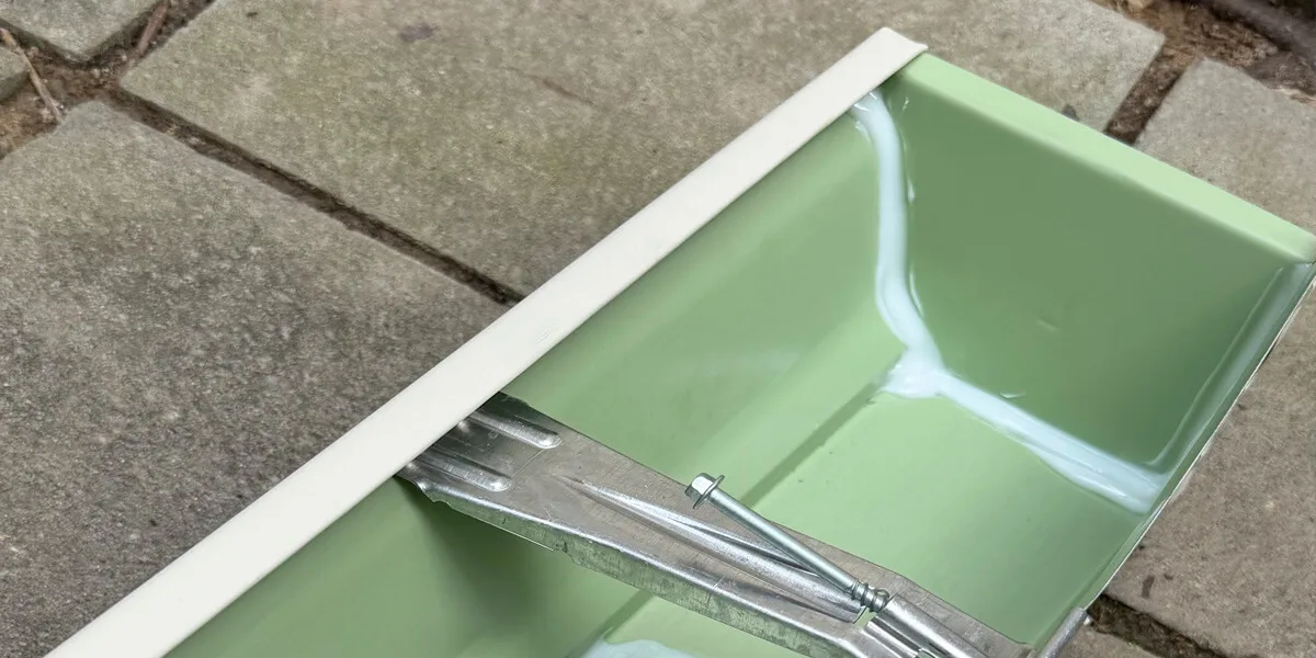 Gutter repair